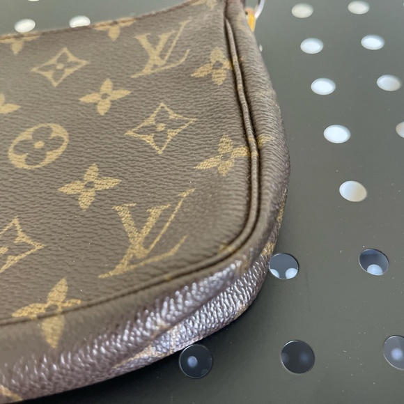 LOUIS VUITTON Pochette bag - Picture 8 of 13